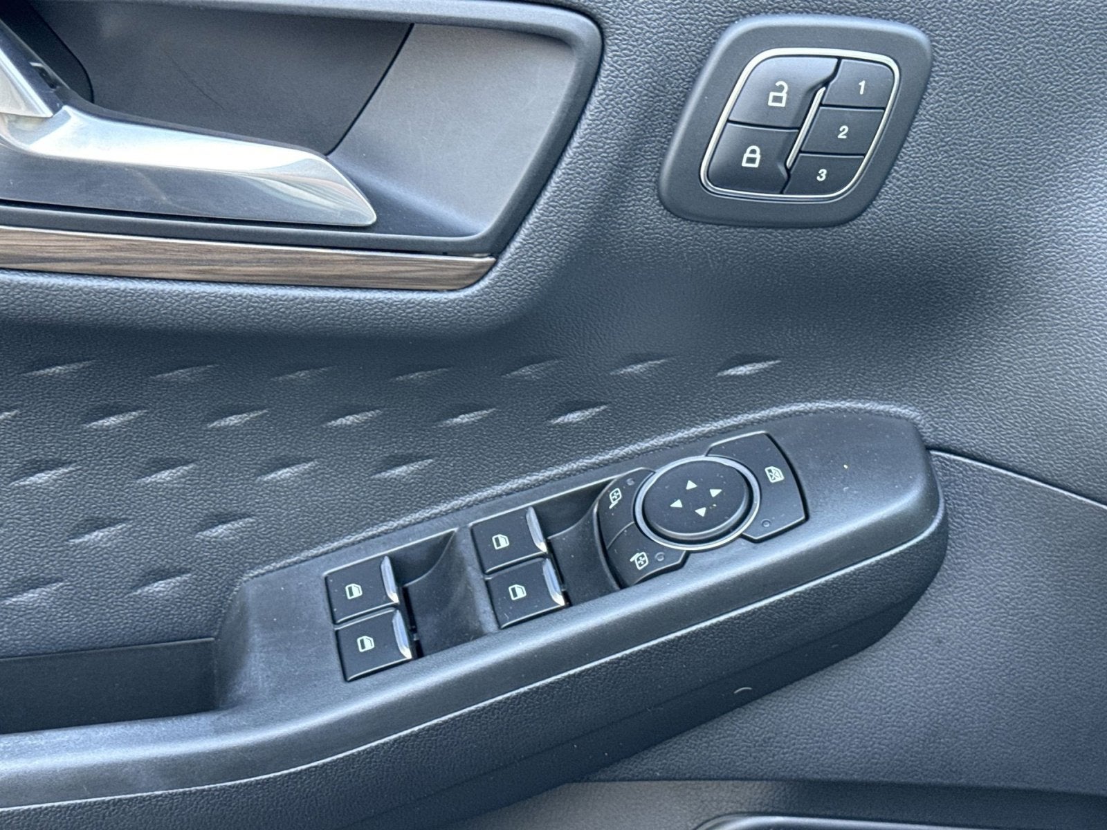 2020 Ford Escape Hybrid Titanium