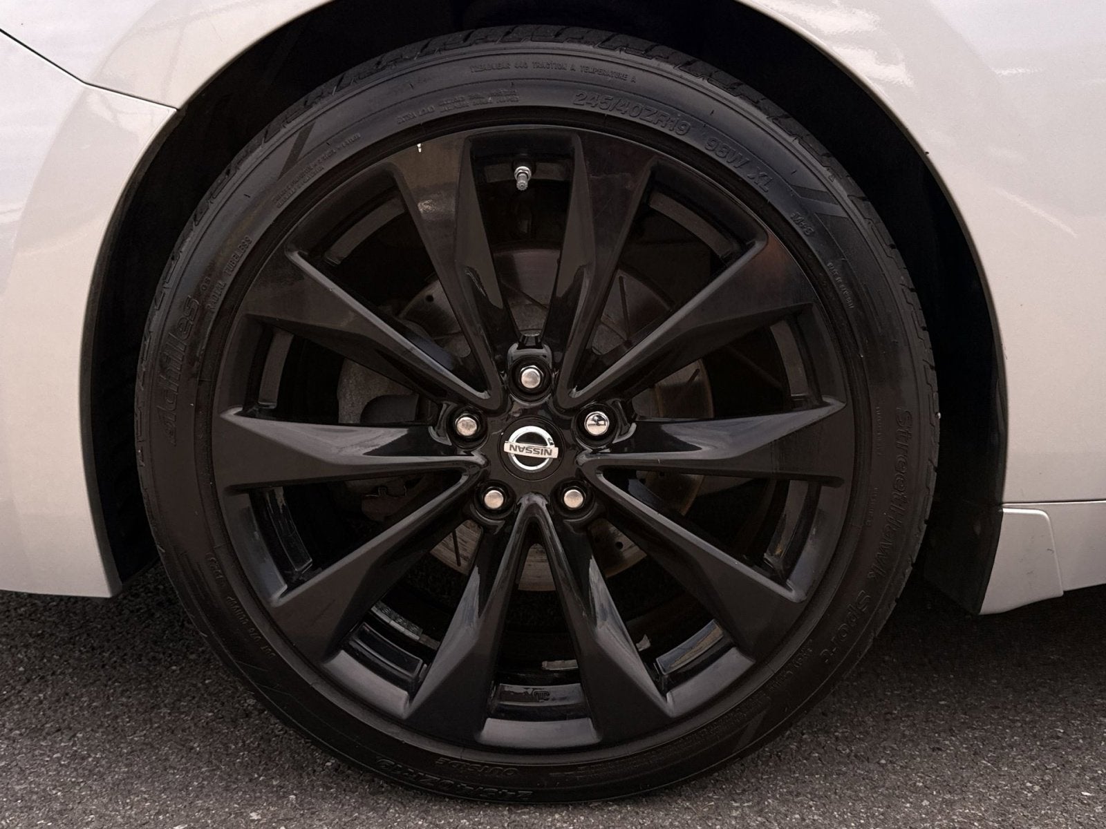 2017 Nissan Maxima SR