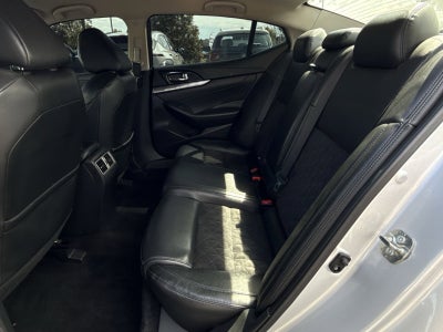 2017 Nissan Maxima SR
