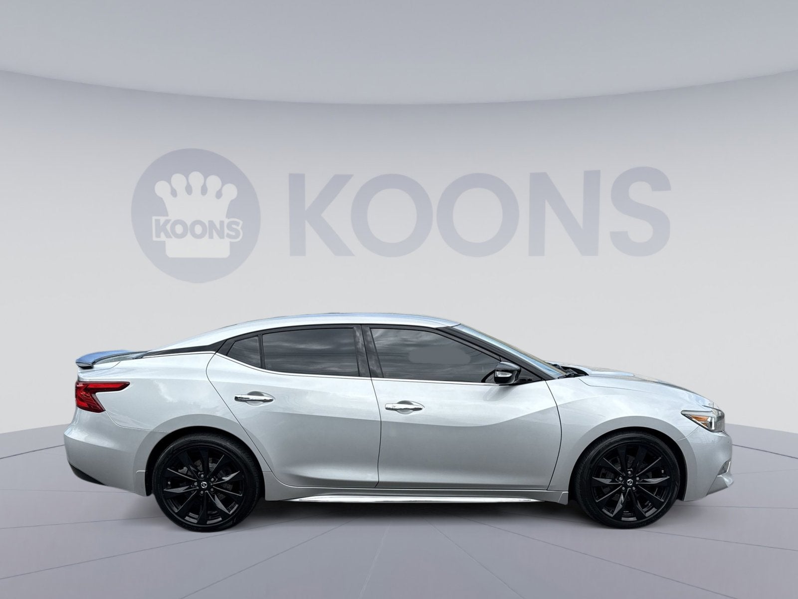 2017 Nissan Maxima SR