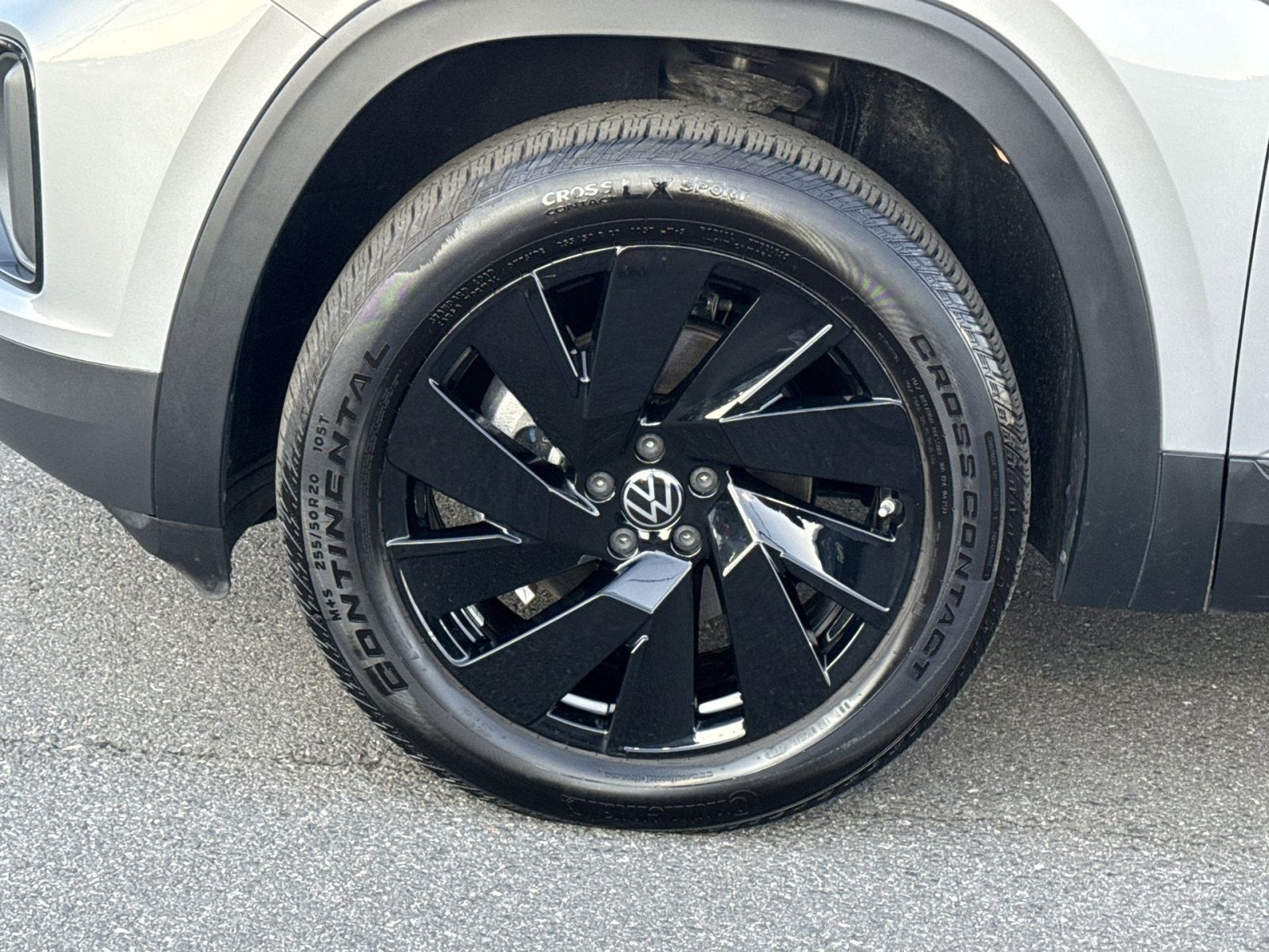 2025 Volkswagen Atlas Cross Sport 2.0T SE w/Technology