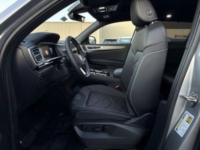 2025 Volkswagen Atlas Cross Sport 2.0T SE w/Technology