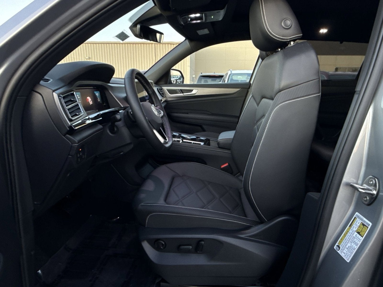 2025 Volkswagen Atlas Cross Sport 2.0T SE w/Technology