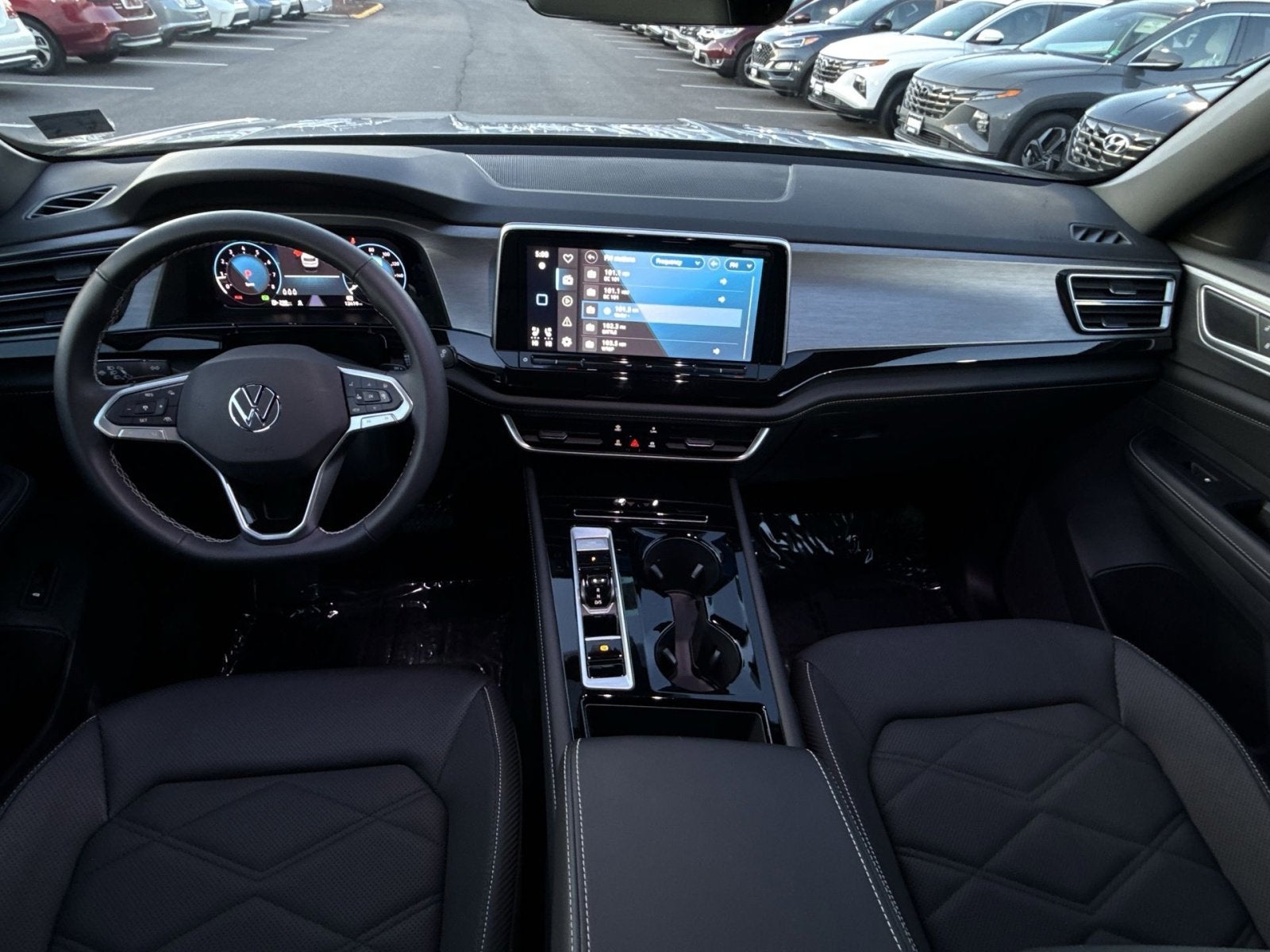 2025 Volkswagen Atlas Cross Sport 2.0T SE w/Technology