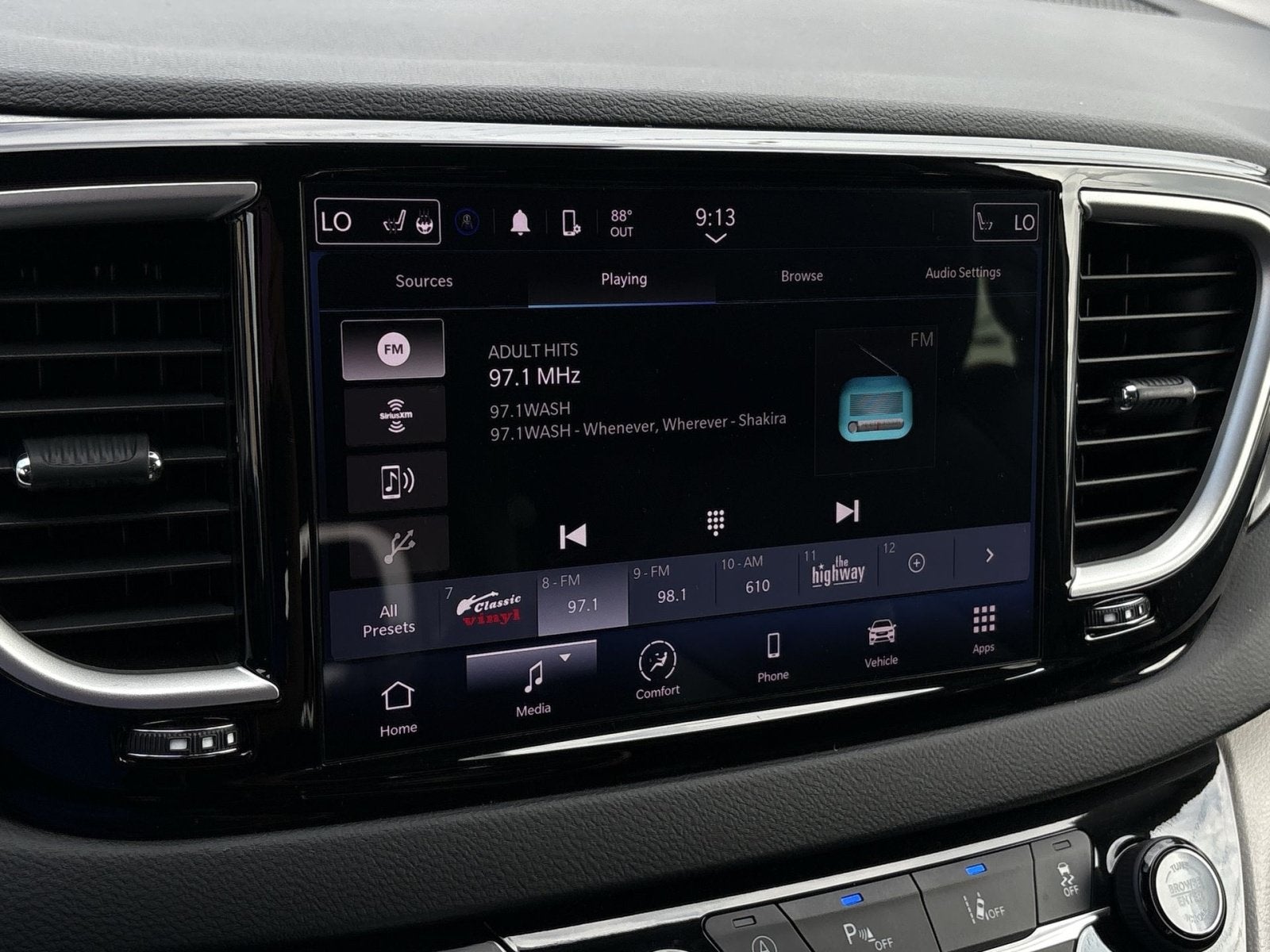 2023 Chrysler Pacifica Touring L