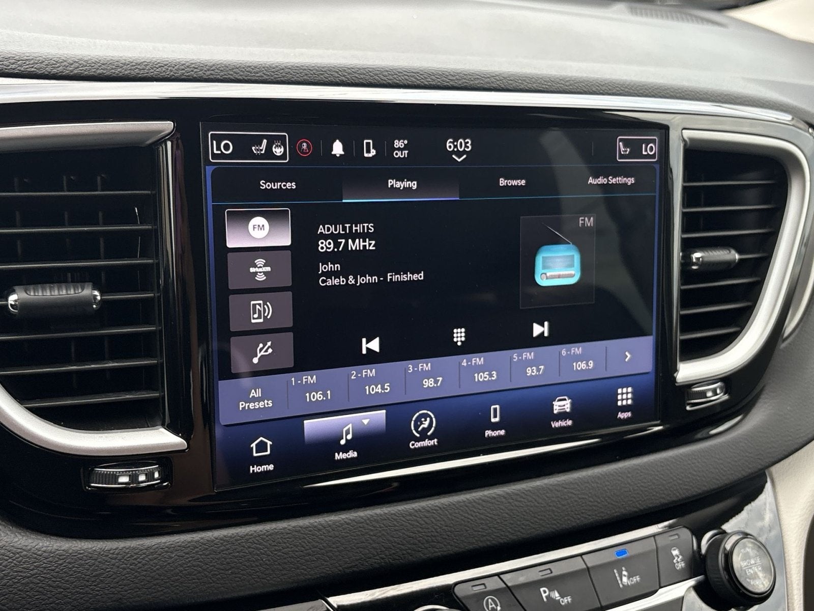 2024 Chrysler Pacifica Touring L
