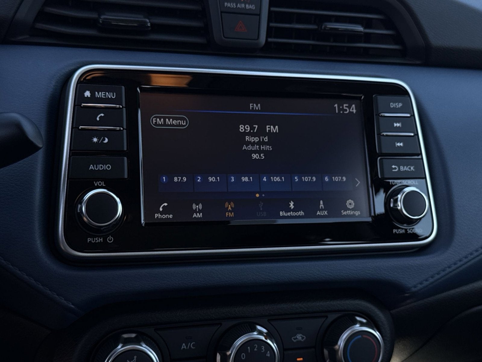 2025 Nissan Versa 1.6 SV