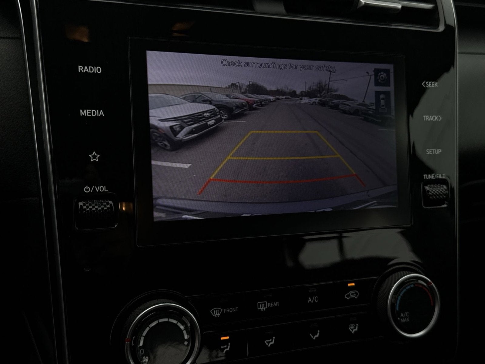 2023 Hyundai TUCSON SE