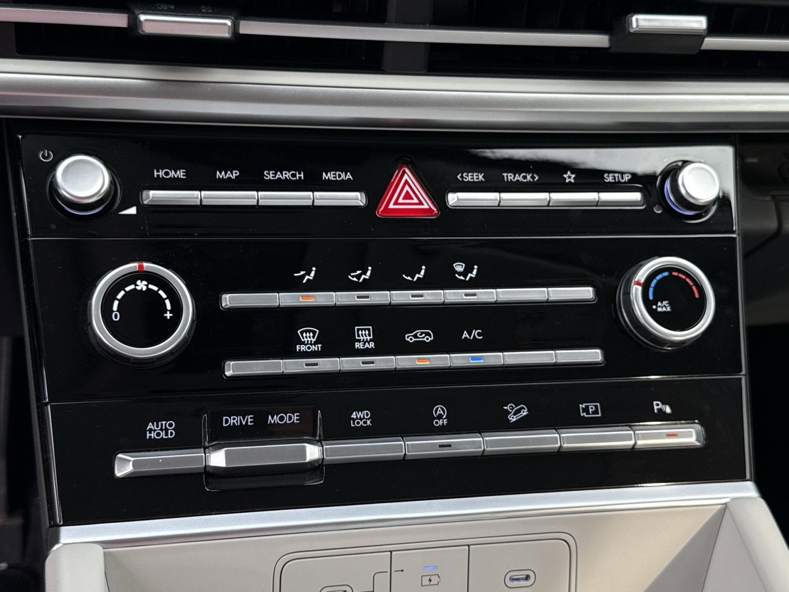 2024 Hyundai SANTA FE SE