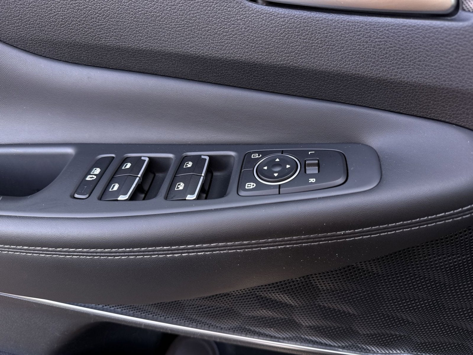 2023 Hyundai SANTA FE HYBRID SEL Premium