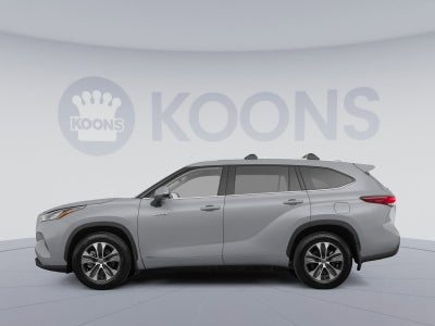 2022 Toyota Highlander Hybrid XLE