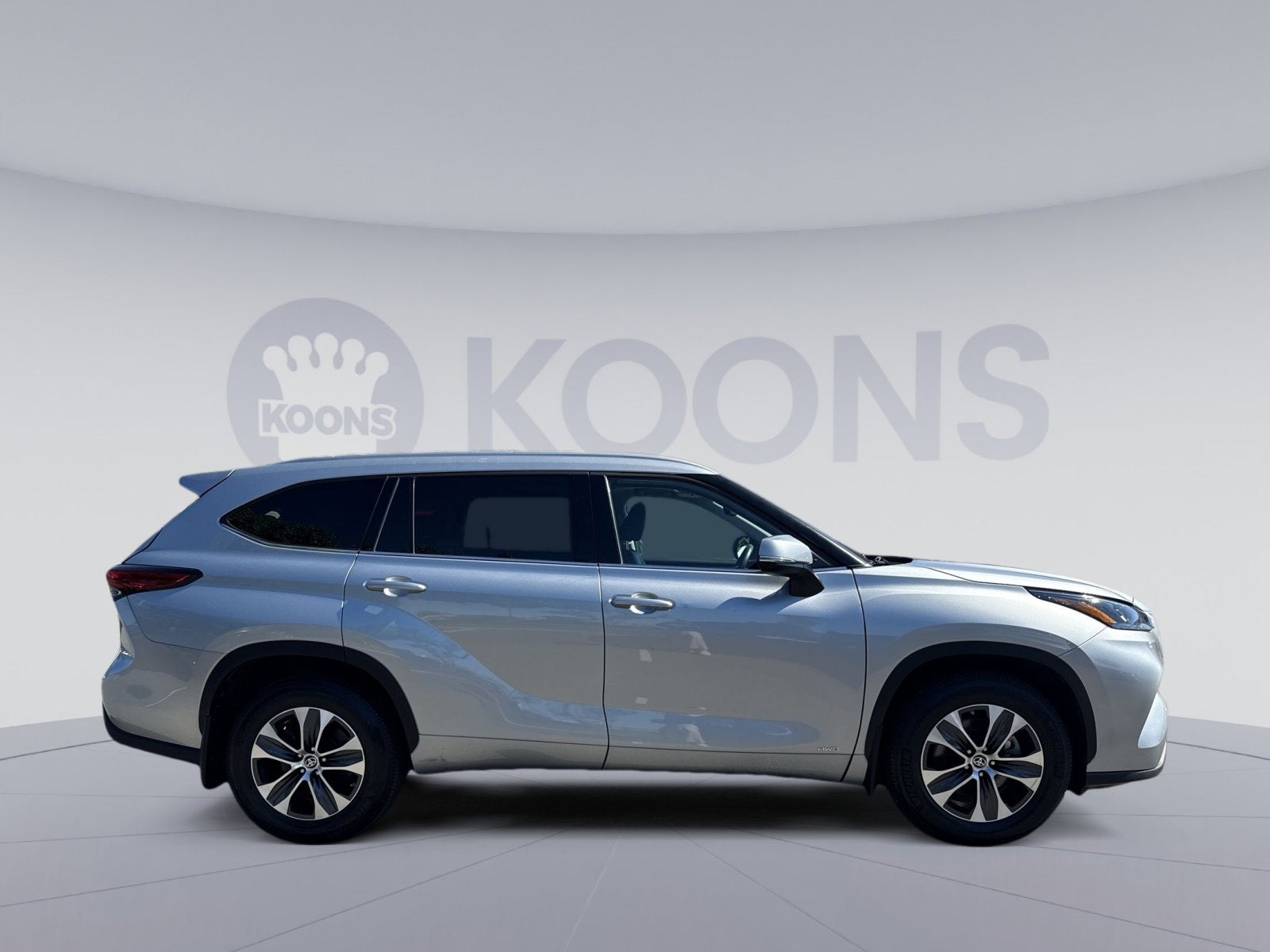 2022 Toyota Highlander Hybrid XLE