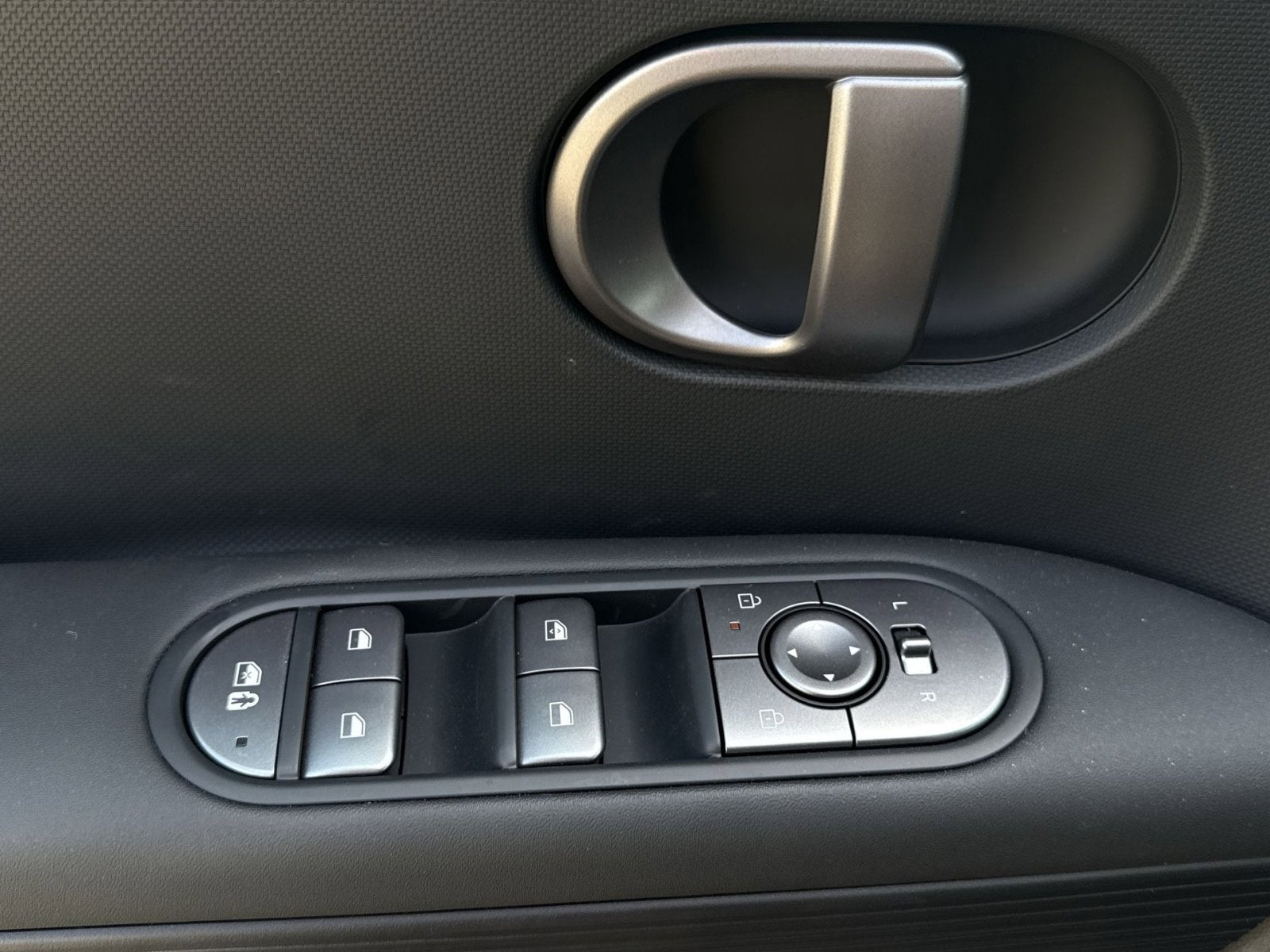 2025 Hyundai IONIQ 5 SE