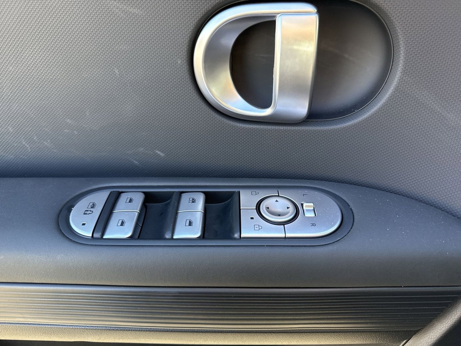 2024 Hyundai IONIQ 5 SE