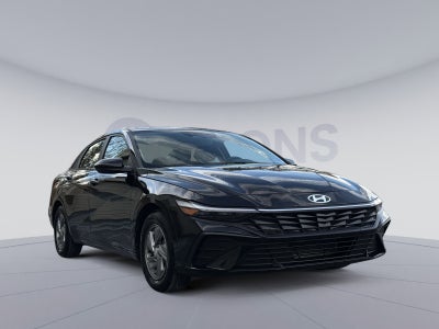 2024 Hyundai ELANTRA SE