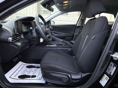 2024 Hyundai ELANTRA SE