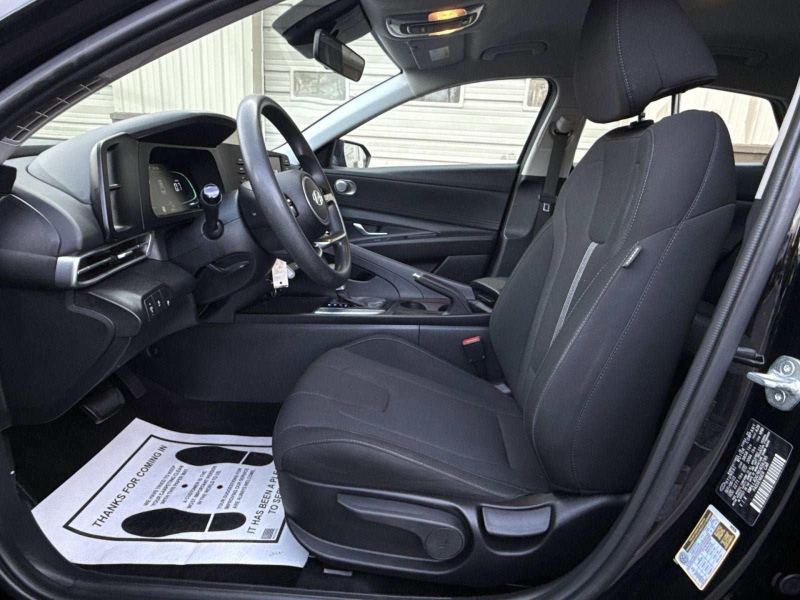 2024 Hyundai ELANTRA SE