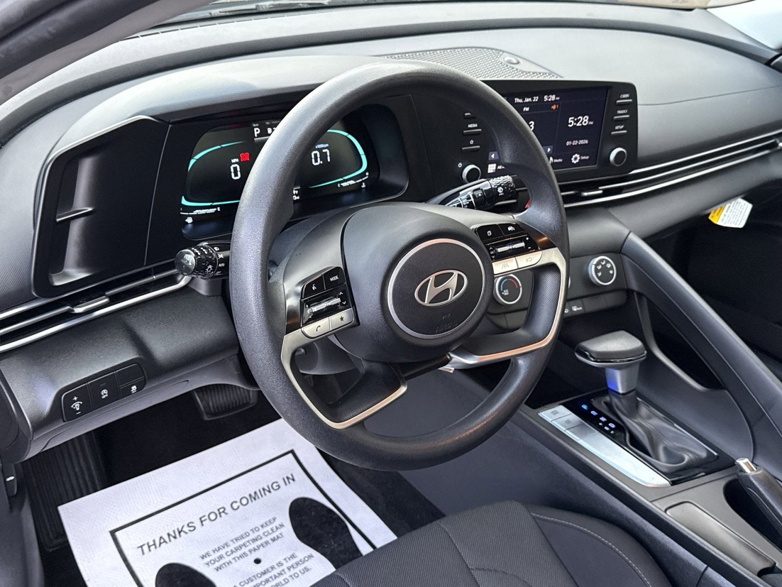 2024 Hyundai ELANTRA SE