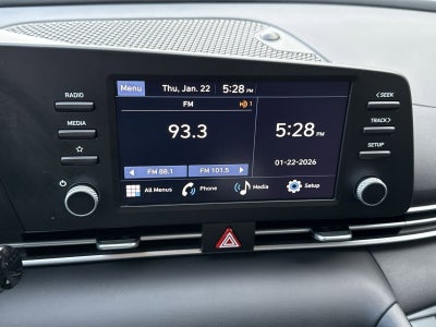 2024 Hyundai ELANTRA SE