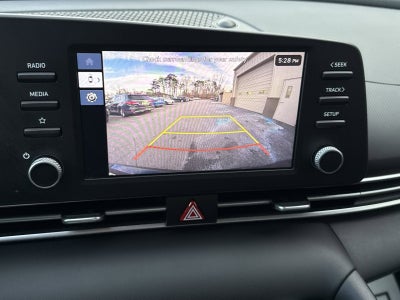 2024 Hyundai ELANTRA SE