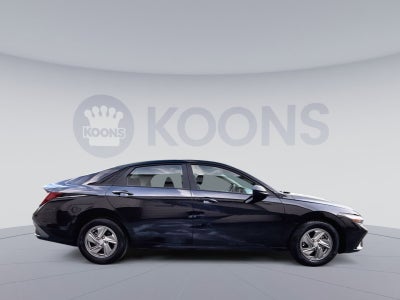 2024 Hyundai ELANTRA SE