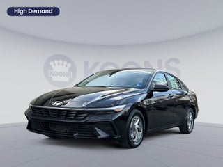 2024 Hyundai ELANTRA SE