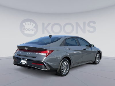 2024 Hyundai ELANTRA SEL