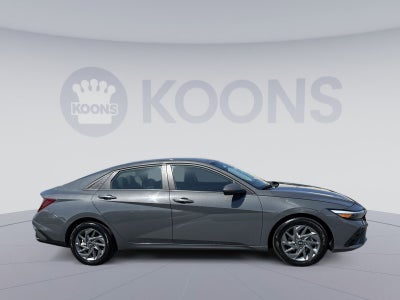 2024 Hyundai ELANTRA SEL