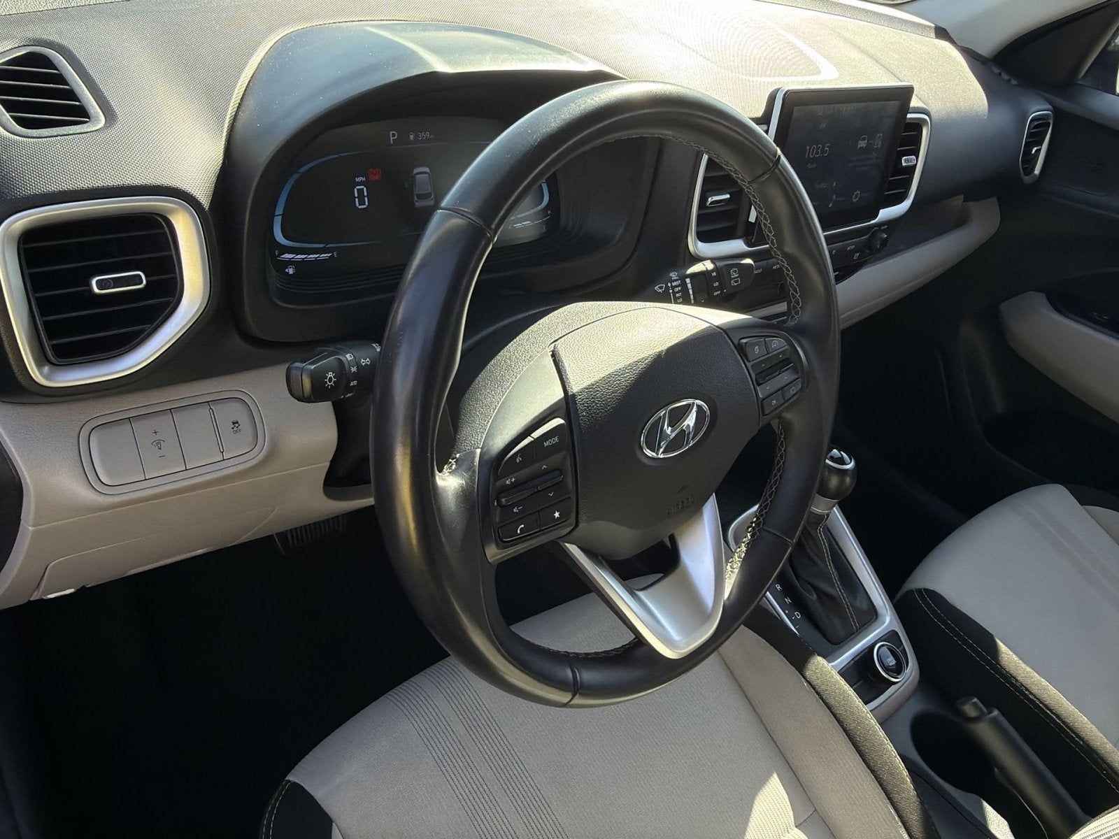 2023 Hyundai VENUE SEL