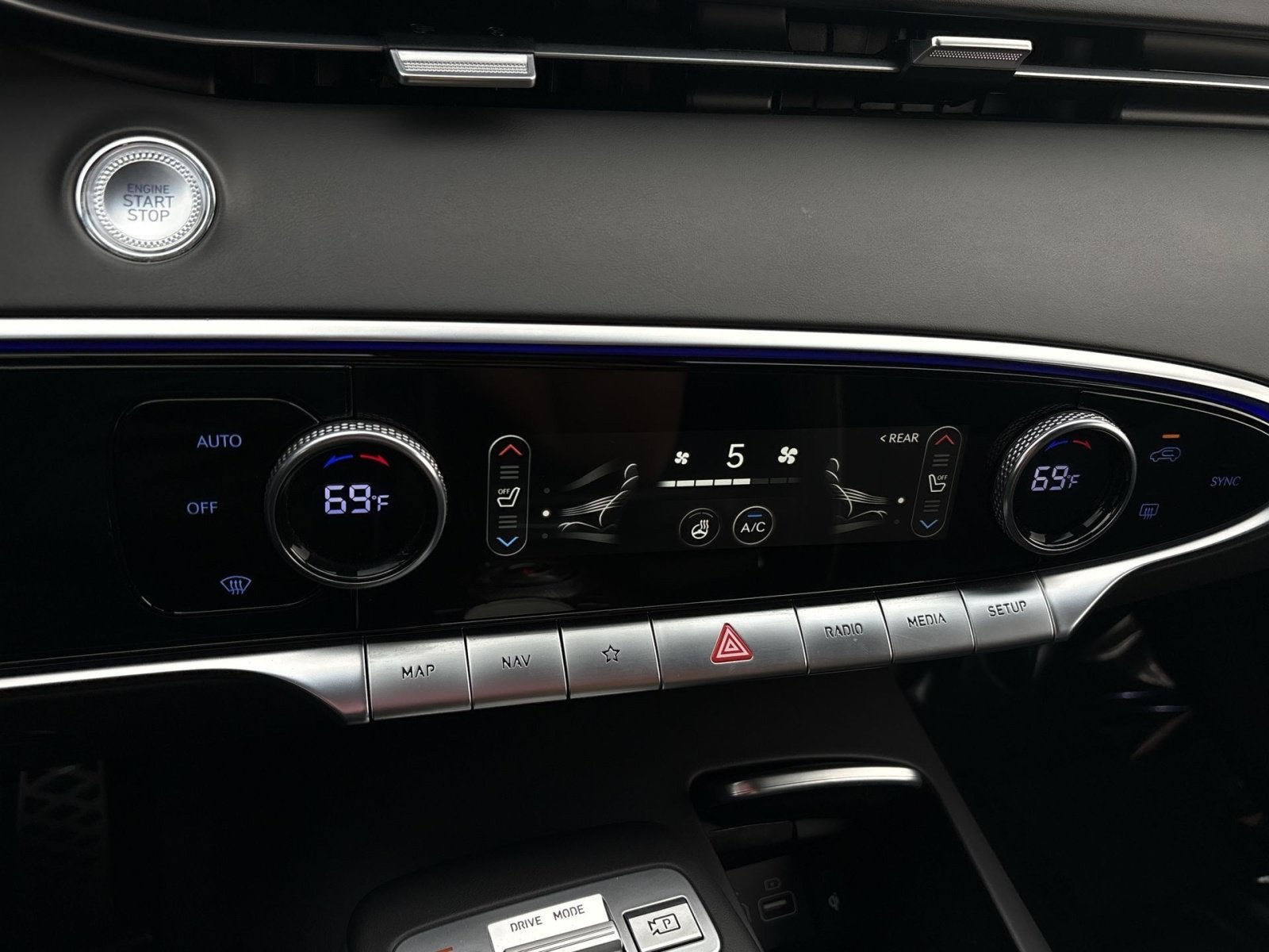 2023 Genesis GV70 2.5T