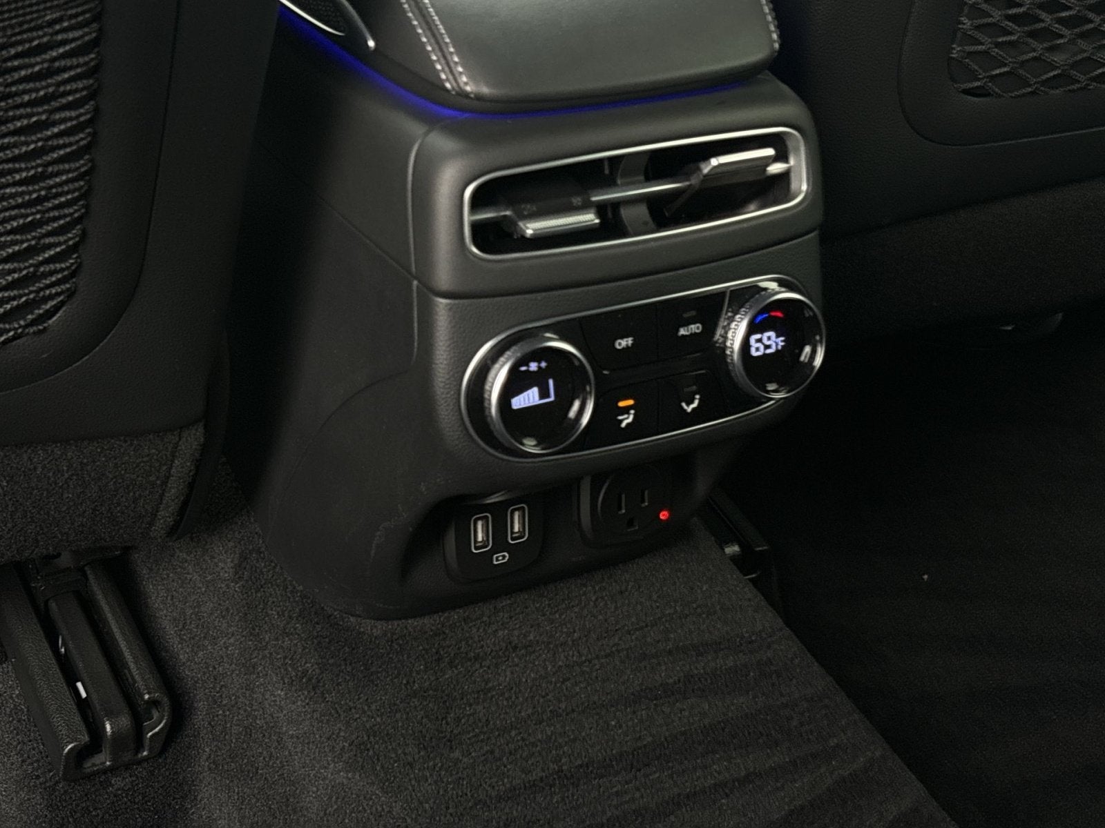2023 Genesis GV70 2.5T