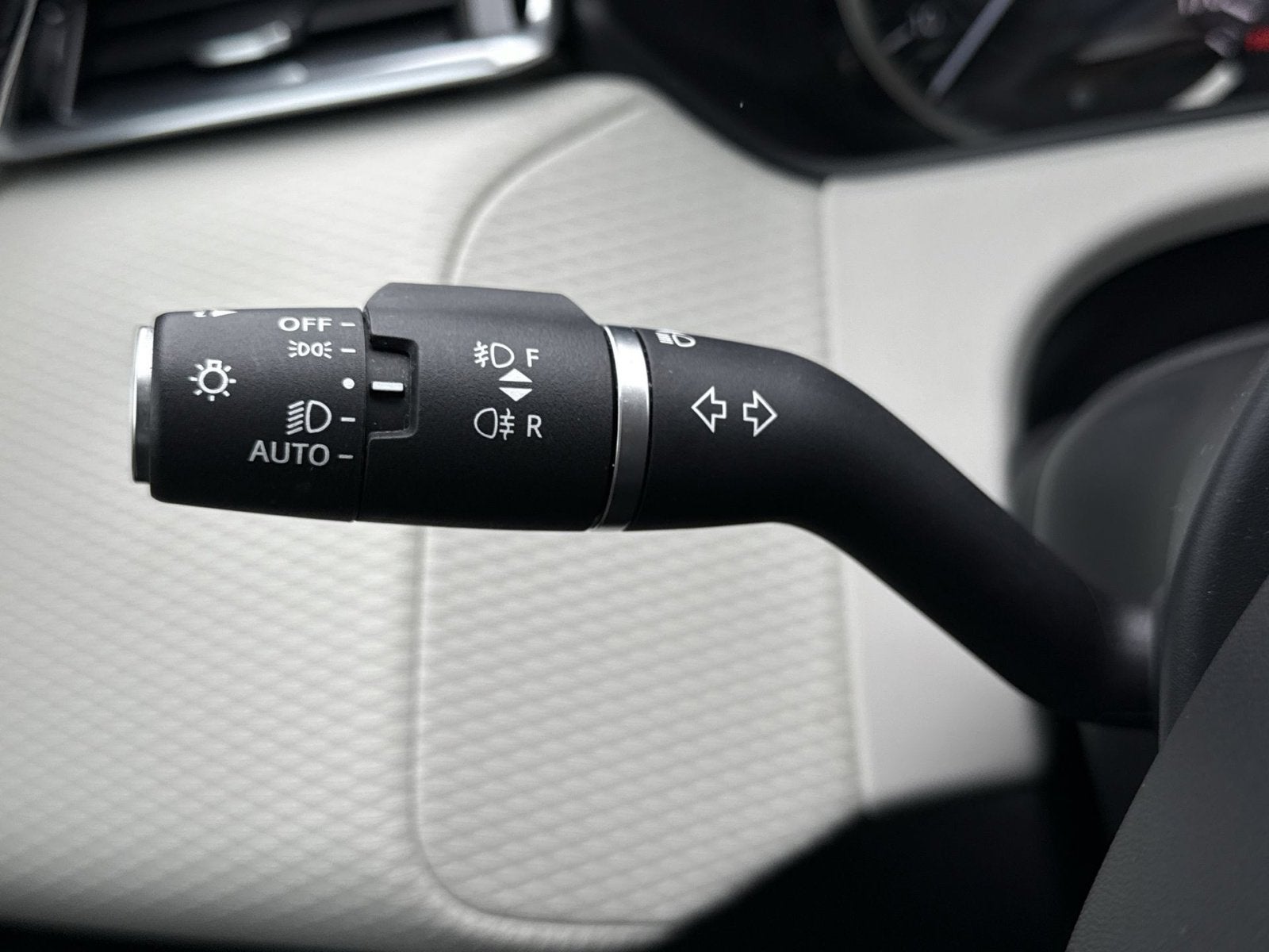 2023 Land Rover Range Rover Velar R-Dynamic S