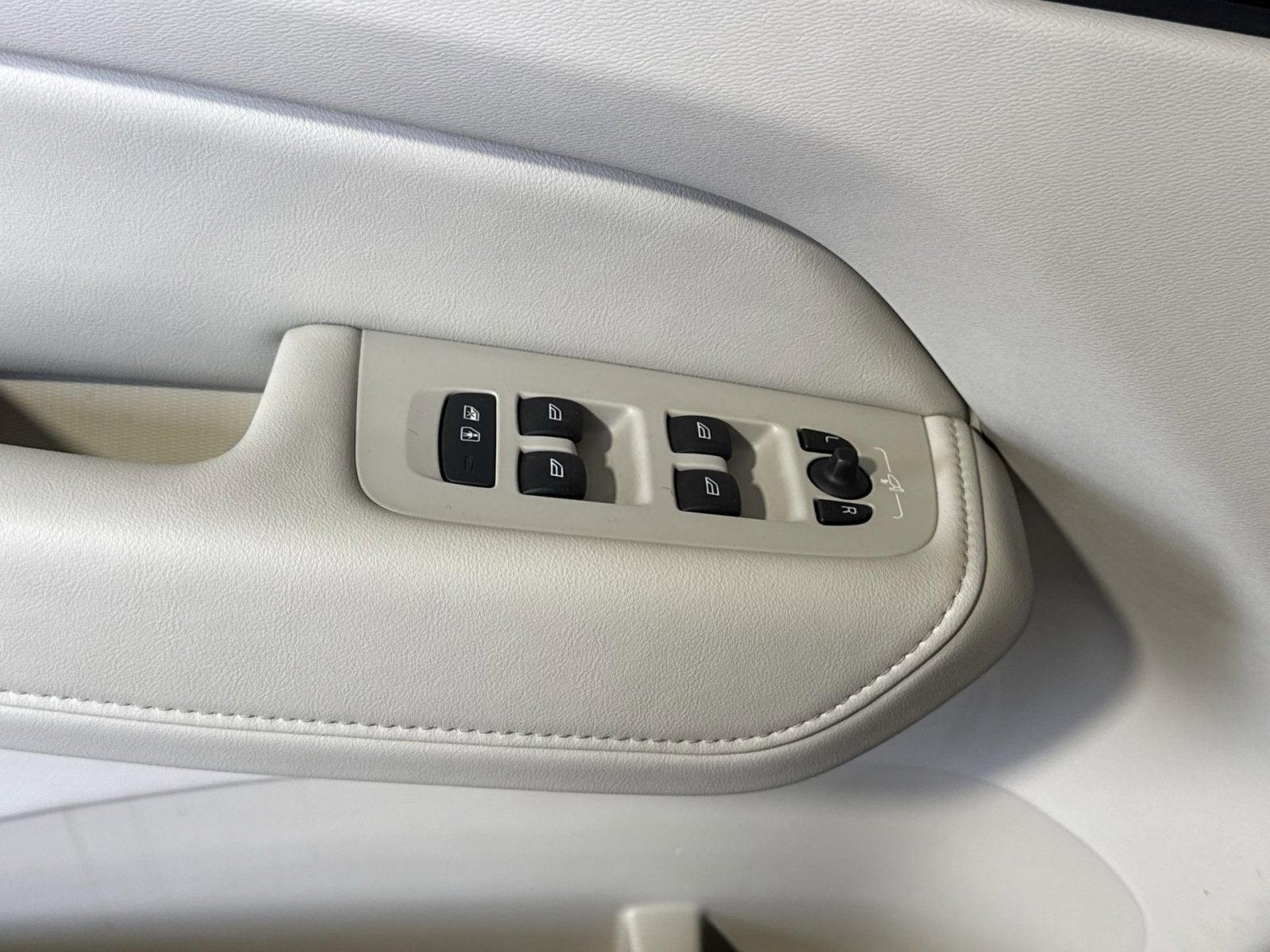 2022 Volvo XC60 B6 Inscription