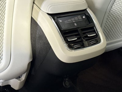 2022 Volvo XC60 B6 Inscription