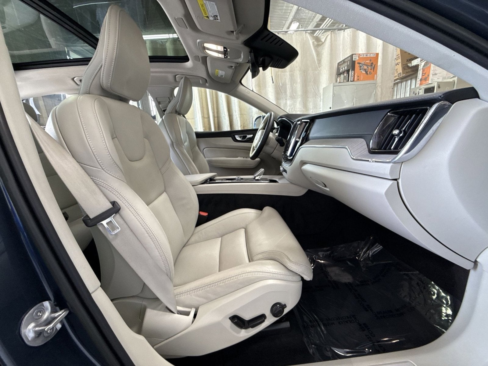 2022 Volvo XC60 B6 Inscription