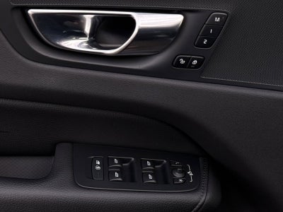 2021 Volvo XC60 T5 Momentum