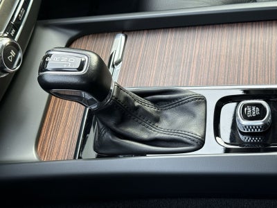 2021 Volvo XC60 T5 Momentum