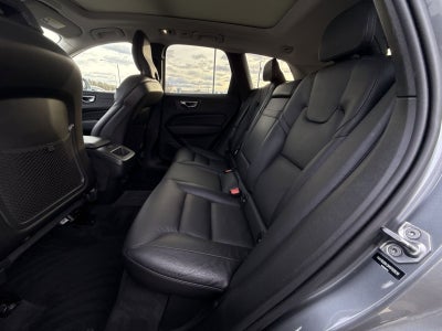 2021 Volvo XC60 T5 Momentum