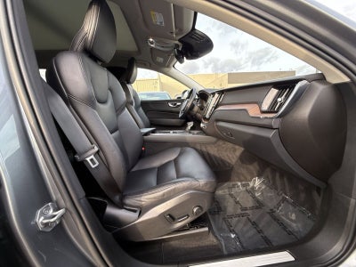 2021 Volvo XC60 T5 Momentum