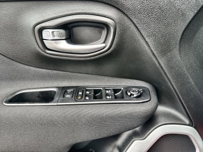 2020 Jeep Renegade Latitude w/Pano Roof