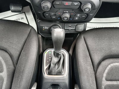 2020 Jeep Renegade Latitude w/Pano Roof